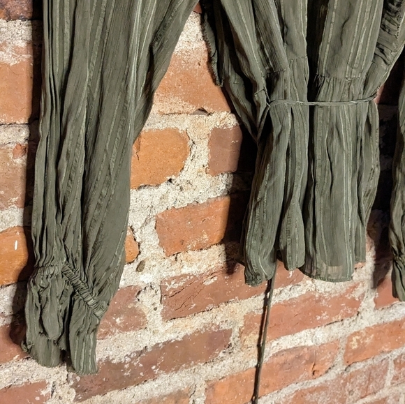 Reiss Size 6 Olive Green Sheer‎ Long Sleeve Ruffled Blouse w/ Belt - Picture 5 of 12